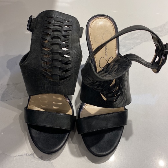 Jessica Simpson leather strappy heel - Picture 6 of 6